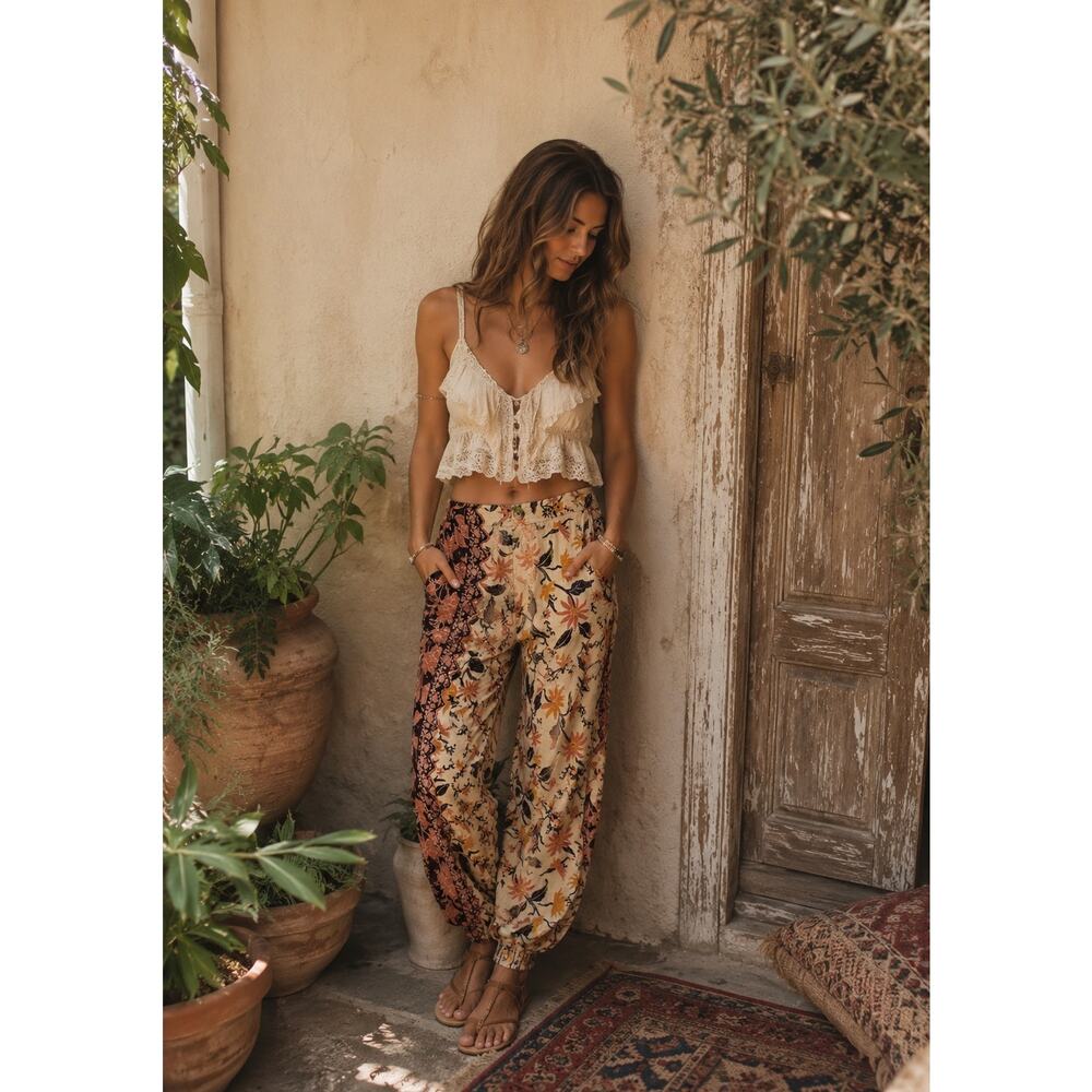 Anthropologie Floral Boho Hippie Smocked Balloon Tapered Pants Size 6